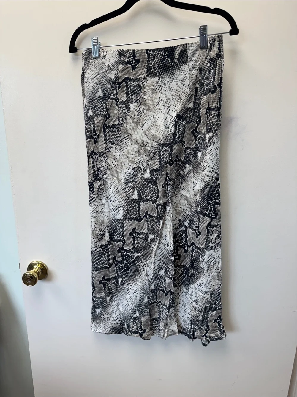 Sanctuary Black & White Snake-Print Midi Skirt